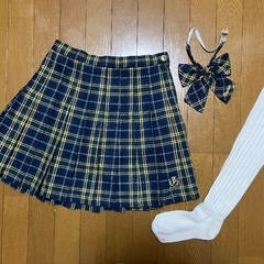 中古　ピンクラテ学生用スカート　お揃いリボン＋ルーズソックス付き