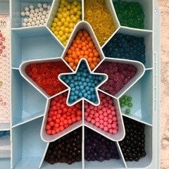 【お譲り先確定】アクアビーズの画像