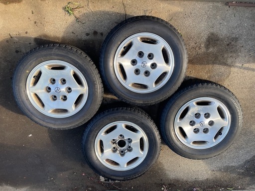 グランドハイエース スタッドレスタイヤ