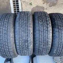 グランドハイエース スタッドレスタイヤ　の画像