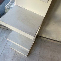 IKEAの棚の画像