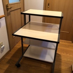 【至急】【無料】パソコンデスクの画像