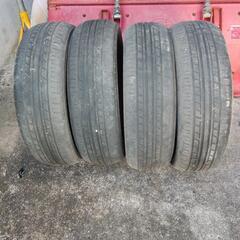 車のパーツ タイヤ、ホイール