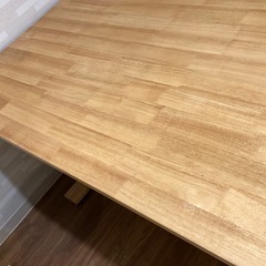 ダイニングテーブルの画像