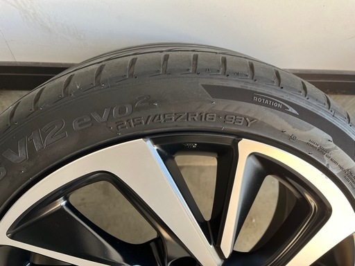 ホンダヴェゼルRS純正 18インチ