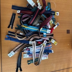 ハンドメイド材料　
ファスナー　大量の画像