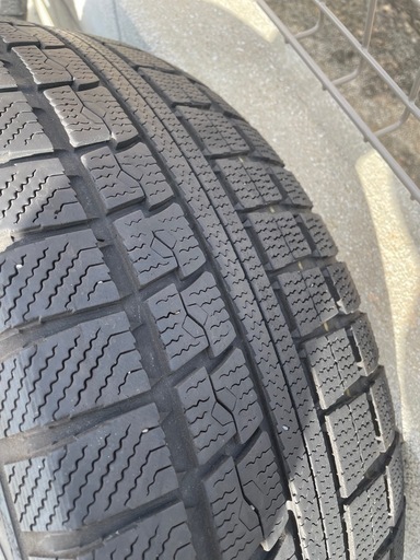 スタッドレスタイヤ　225/55/R18  取引中
