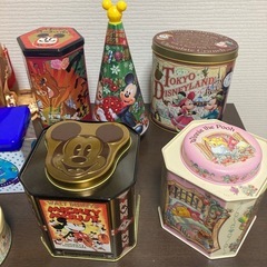 9/15ガレージセール ディズニーなどお菓子缶 1つ50円の画像
