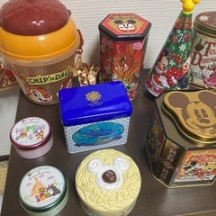 9/15ガレージセール ディズニーなどお菓子缶 1つ50円の画像