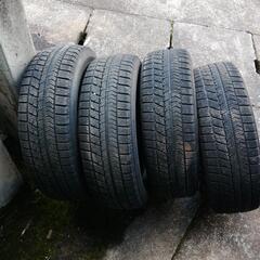 車のパーツ タイヤ、ホイール