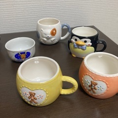9/15ガレージセール 動物カップ1つ30円の画像
