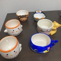9/15ガレージセール 動物カップ1つ30円の画像