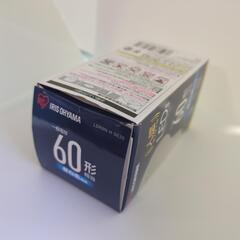 【お話中】アイリスオーヤマ 人感センサー付 LED電球 E26 60型 白昼色 未使用に近いの画像