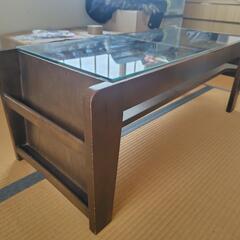 ガラステーブルの画像