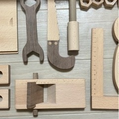 木製のおもちゃ大工道具セットの画像