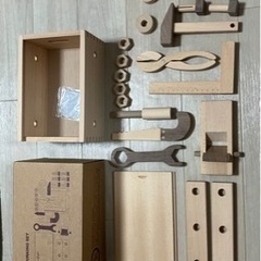 木製のおもちゃ大工道具セットの画像