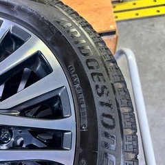 235/50R18 スタッドレス　４本セット　アルファード　純正ホイールの画像