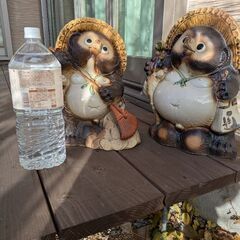 信楽焼　狸の縁起置物の画像