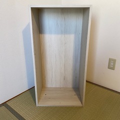 3段ボックス　外枠のみの画像