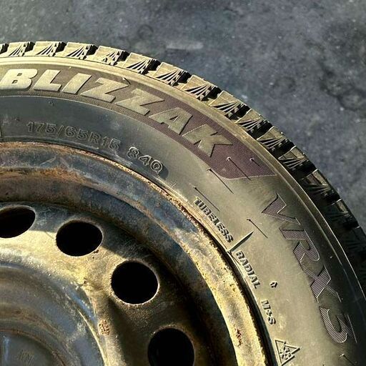 ブリヂストン スタッドレスタイヤ BLIZZAK VRX3 175/65R15 2022年製 鉄製ホイール付き 札幌 東区 店頭引き取