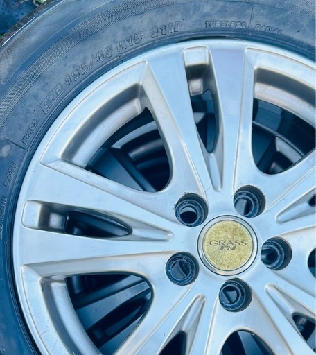 車のパーツ 195/65R15