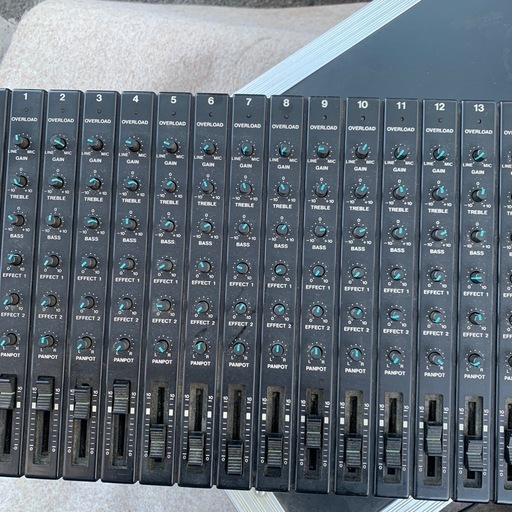 値下げしました　BOSS BX-16 チャンネルステレオmhxer