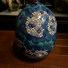有田焼・色鍋島様式の陶器花瓶・あじさい絵