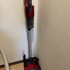 ヤマダ電機製　ワイヤレス掃除機の画像