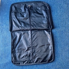 スーツカバー 二つ折り テーラーバッグ　ブラック　美品の画像