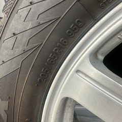 205/65/16タイヤ　スタッドレス グッドイヤーの画像