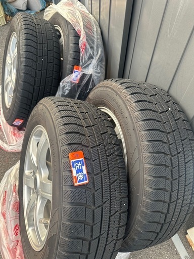 205/65/16タイヤ　スタッドレス グッドイヤー