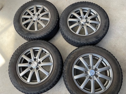 スタッドレスタイヤ　15インチ　195/65/15