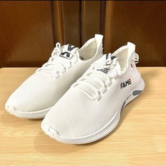  スニーカー軽量 ホワイト決まりましたの画像