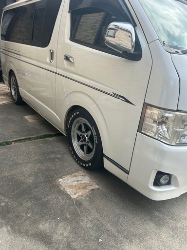 タイヤグッドイヤーナスカー215/60R17 
ファブレスヴァローネXR-6セット    