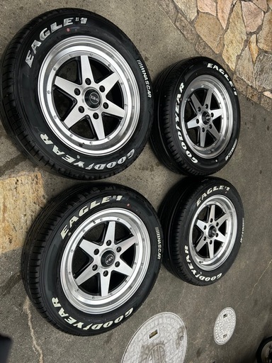 タイヤグッドイヤーナスカー215/60R17 
ファブレスヴァローネXR-6セット    