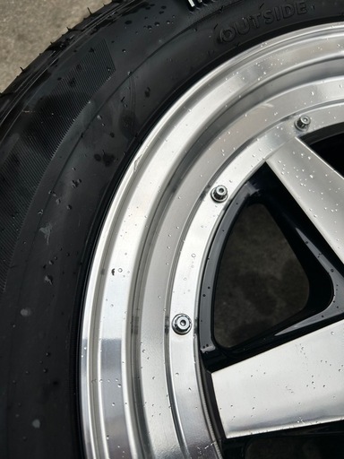 タイヤグッドイヤーナスカー215/60R17 
ファブレスヴァローネXR-6セット    