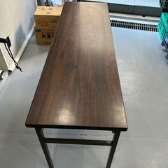 折りたたみテーブルの画像