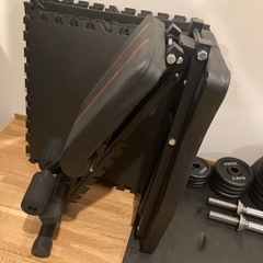 筋トレ器具一式（ダンベル・インクラインベンチ・トレーニングマット）の画像