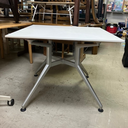 ☆値下げ☆I2412-718 ITOKI ダイニングテーブルセット 椅子4脚セット キズ汚れ有り ※バラ売り不可