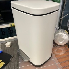 【ニトリ　ペダルペール バゲット WH(5L)】クリーニング済み...