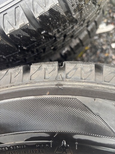 スタッドレスタイヤ185/65r15(ホイル付き)