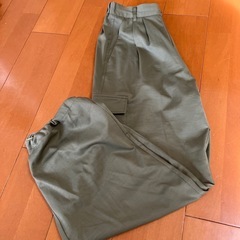 完売品　しまむら　カーゴサテンパンツ