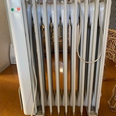 受け渡し者が決まりました。デロンギ　デロンギ　オイル密閉式ラジエ...