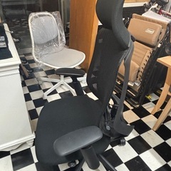 オカムラ　シルフィー　ハイバック　ヘッドレスト、肘掛けの画像
