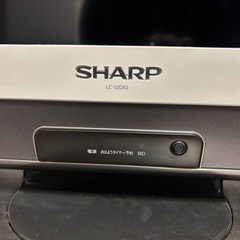 32型液晶テレビ、ブルーレイ、DVD内蔵の画像