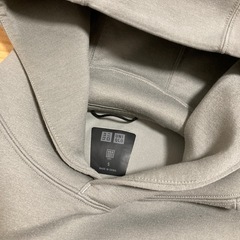 ユニクロ　パーカーの画像