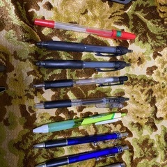 ボールペン　10本　と要芯交換2本　蛍光ペン4本の画像