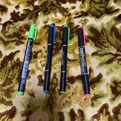 ボールペン　10本　と要芯交換2本　蛍光ペン4本の画像