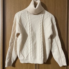 ハイネックニット