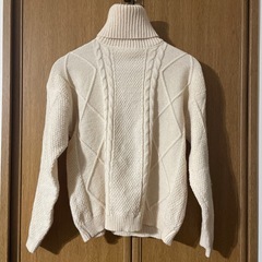 ハイネックニットの画像